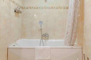 Cozy Eur Apartment With Central Location