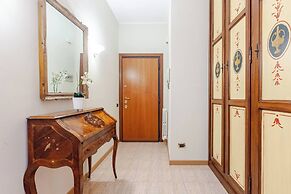 Cozy Eur Apartment With Central Location