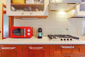 Cozy Eur Apartment With Central Location