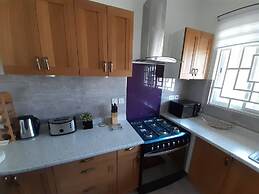 Serene Oasis in East Legon Hills - Chic 2 Bedroom Retreat