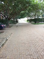 Serene Oasis in East Legon Hills - Chic 2 Bedroom Retreat