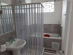 Serene Oasis in East Legon Hills - Chic 2 Bedroom Retreat