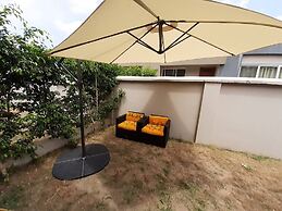 Serene Oasis in East Legon Hills - Chic 2 Bedroom Retreat
