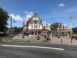 Penthouse in De Haan With Sea View