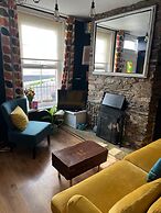 Dog Friendly Brixham Cottage, 3 Minutes to Harbour