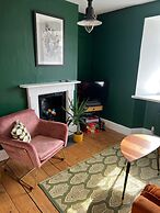 Dog Friendly Brixham Cottage, 3 Minutes to Harbour