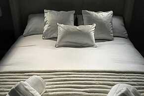 Bee Temple Entire Spacious 3-bed Apartment