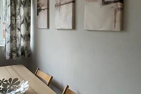 Bee Temple Entire Spacious 3-bed Apartment