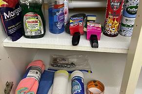 Bee Temple Entire Spacious 3-bed Apartment