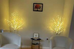 Bee Temple Entire Spacious 3-bed Apartment