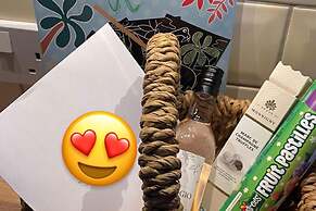 Bee Temple Entire Spacious 3-bed Apartment