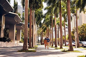 1435 Brickell Ave #3004