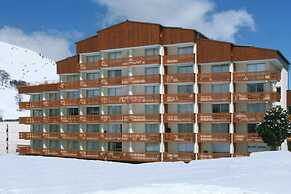 Cozy Alpine Escape Near Slopes