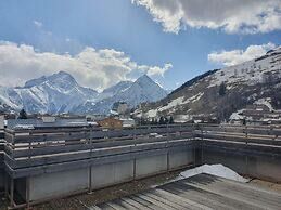Cozy Alpine Escape Near Slopes