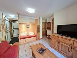 Spacious Apartment With Balcony