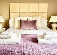 The Mallyan Spout Hotel