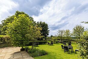 The Mallyan Spout Hotel