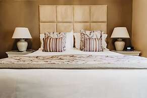 The Mallyan Spout Hotel