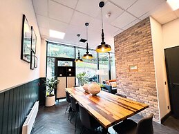 Student Only Panmure Court