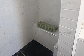 Apartment-sleeps2-parking-garden-patio