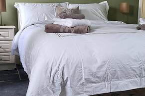 Apartment-sleeps2-parking-garden-patio