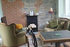 Apartment-sleeps2-parking-garden-patio