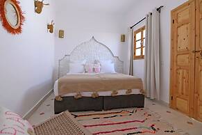 Riad larbi khalis