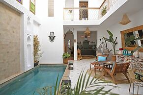 Riad larbi khalis