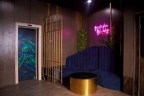 De Mipos Luxury Suites