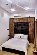 De Mipos Luxury Suites