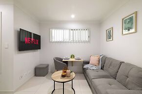 Smart Suites Self Check-in Apartments - 35A Freney