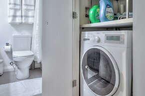 Waterfront Clair Avenue Suites