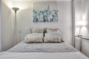 Waterfront Clair Avenue Suites