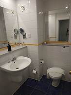 Dancenter Birmingham Airport Near Nec