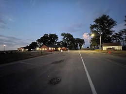 Fletchys Pictured Rocks Resort