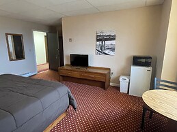 Fletchys Pictured Rocks Resort