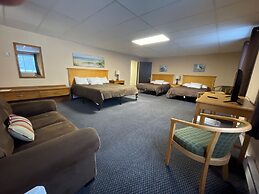 Fletchys Pictured Rocks Resort