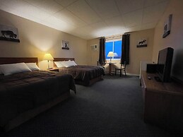 Fletchys Pictured Rocks Resort