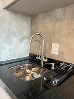 Studio 230m do Metro 5min do Consulado