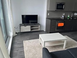 Waterfront Yonge Suites