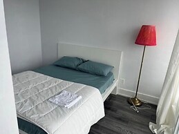 Waterfront Yonge Suites