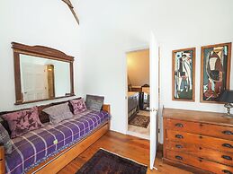 Charming 6 Bdrm Countryside Stay