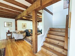 Charming 6 Bdrm Countryside Stay