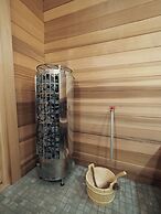 Charming 6 Bdrm Countryside Stay