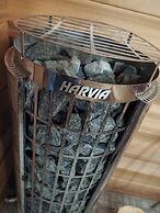 Charming 6 Bdrm Countryside Stay