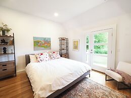 Charming 6 Bdrm Countryside Stay