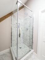 Charming 6 Bdrm Countryside Stay