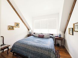 Charming 6 Bdrm Countryside Stay