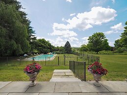 Charming 6 Bdrm Countryside Stay