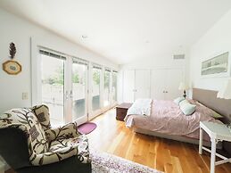 Charming 6 Bdrm Countryside Stay